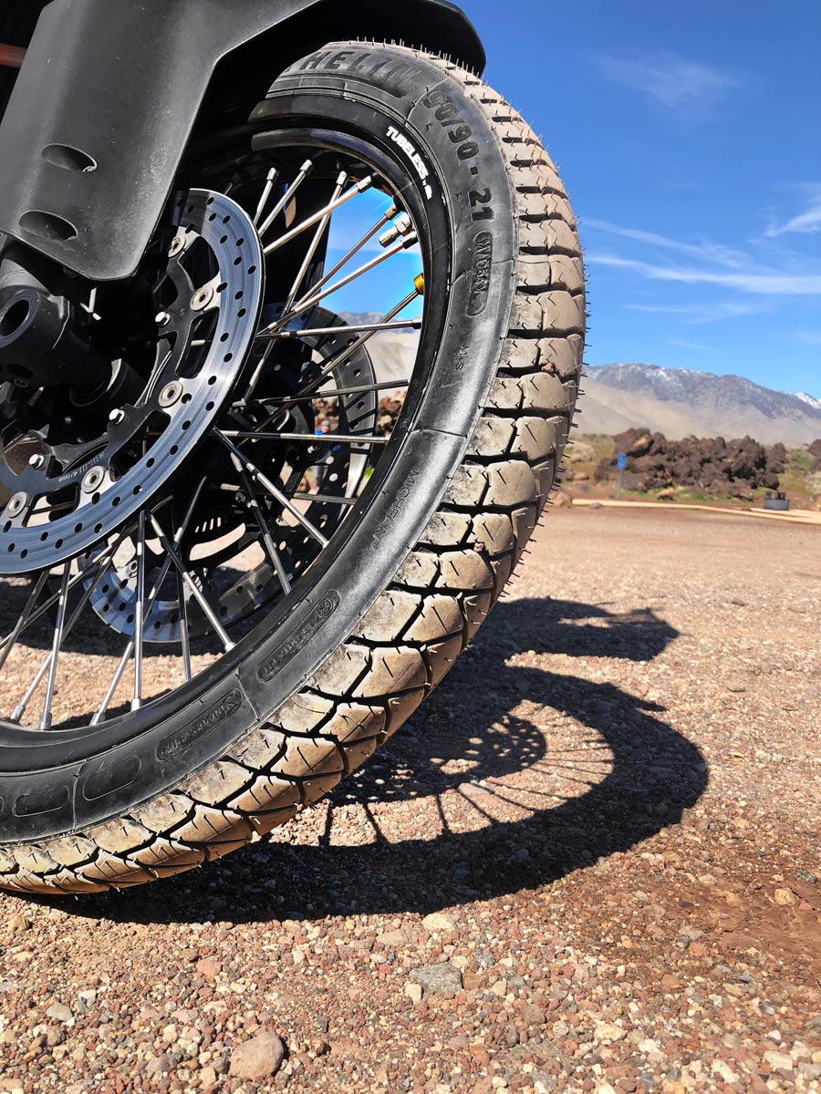 Michelin_Anakee_Adventure_front_2