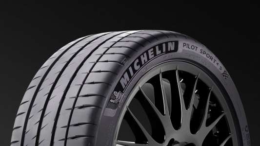 Michelin Pilot Sport 4S 275/40 R19 105Y
